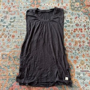 Vuori women’s muscle tee tank top